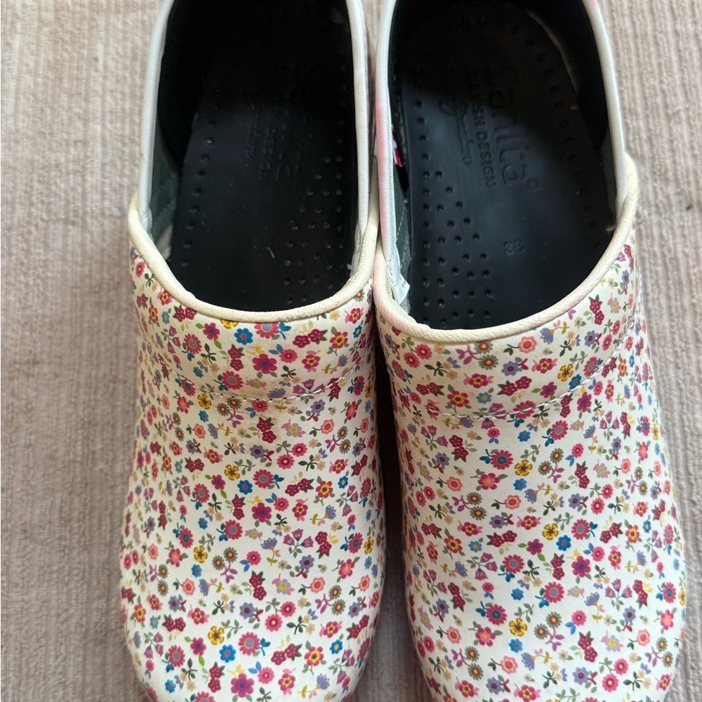 Sanita Cream and Flowers Comfortable Casual Clogs size 38